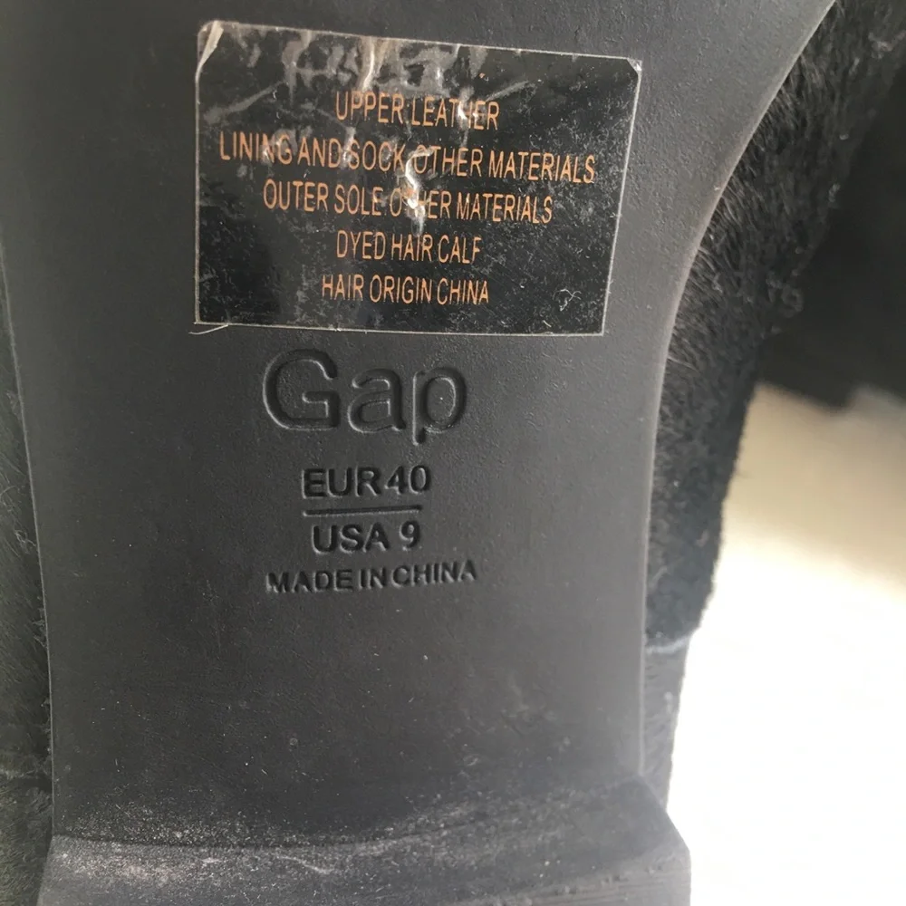GAP leather/calf hair zip bootie <black>